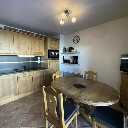 Adele - 4 Personnes Situe En Bord De Piste St Martin De Belleville Mae-5684 Apartment